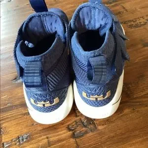 Nike LeBron Soldier 11 - Navy and Gold, 4 strap basketball shoes LeBron Soldier 11  main image 4